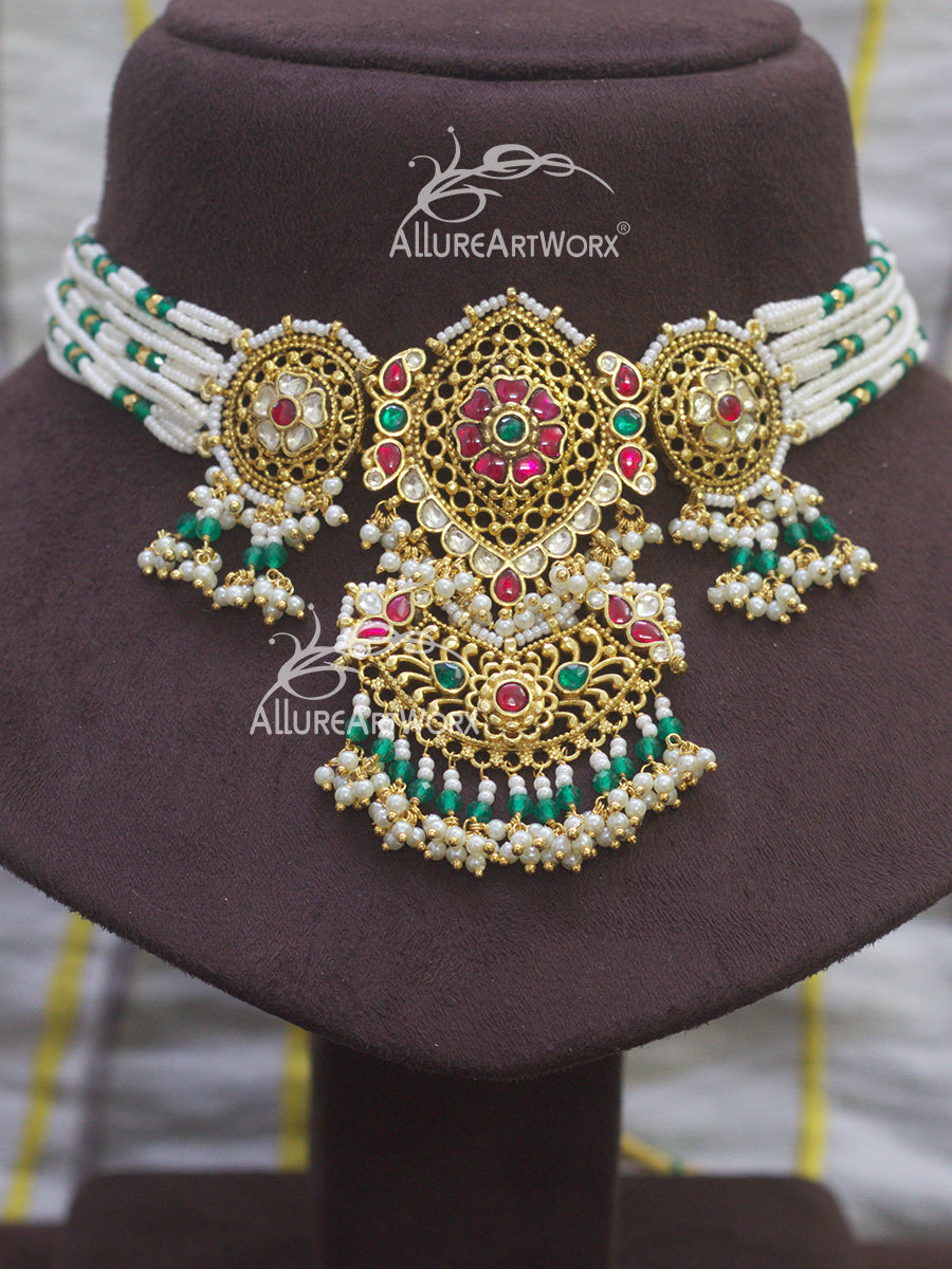Traditional Choker